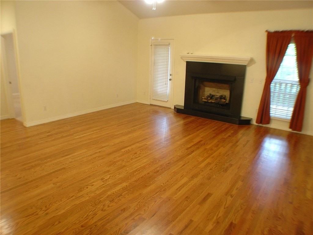 73 Merritt Dr - Photo 3 of 15
