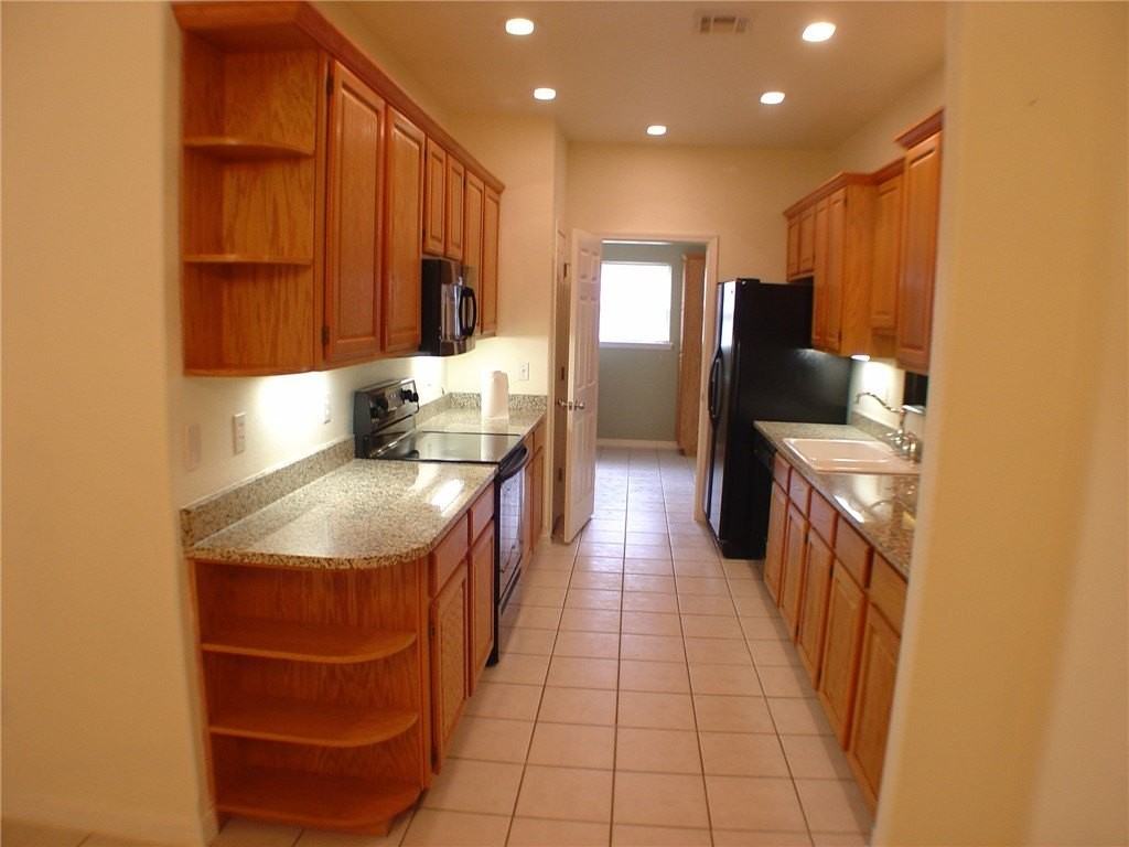 73 Merritt Dr - Photo 5 of 15