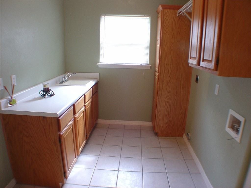 73 Merritt Dr - Photo 6 of 15