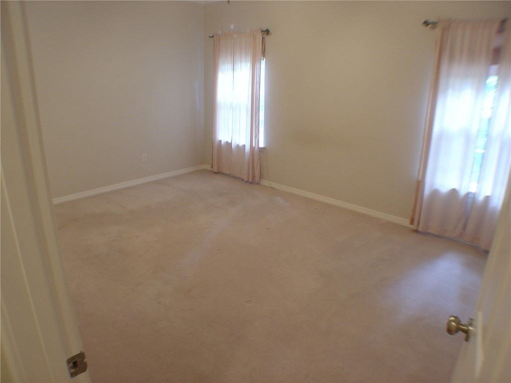 73 Merritt Dr - Photo 7 of 15