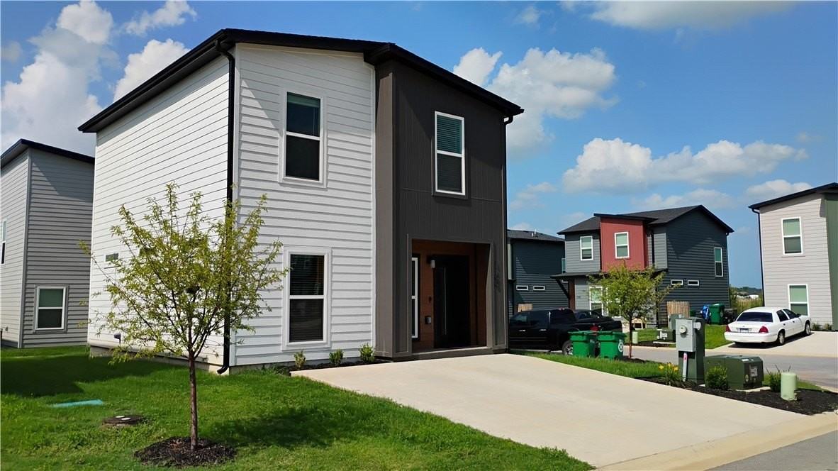 1100 Indiana Ave - Photo 2 of 16