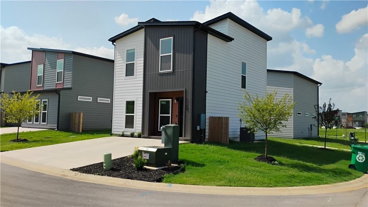 1100 Indiana Ave - Photo 4 of 16