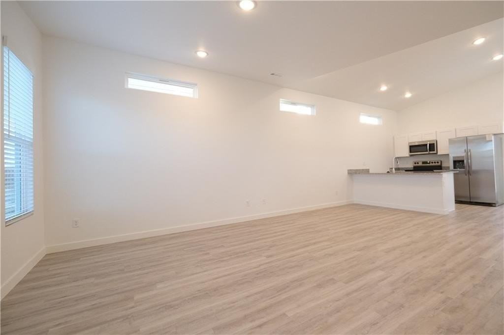 840 Illinois Ave - Photo 5 of 9