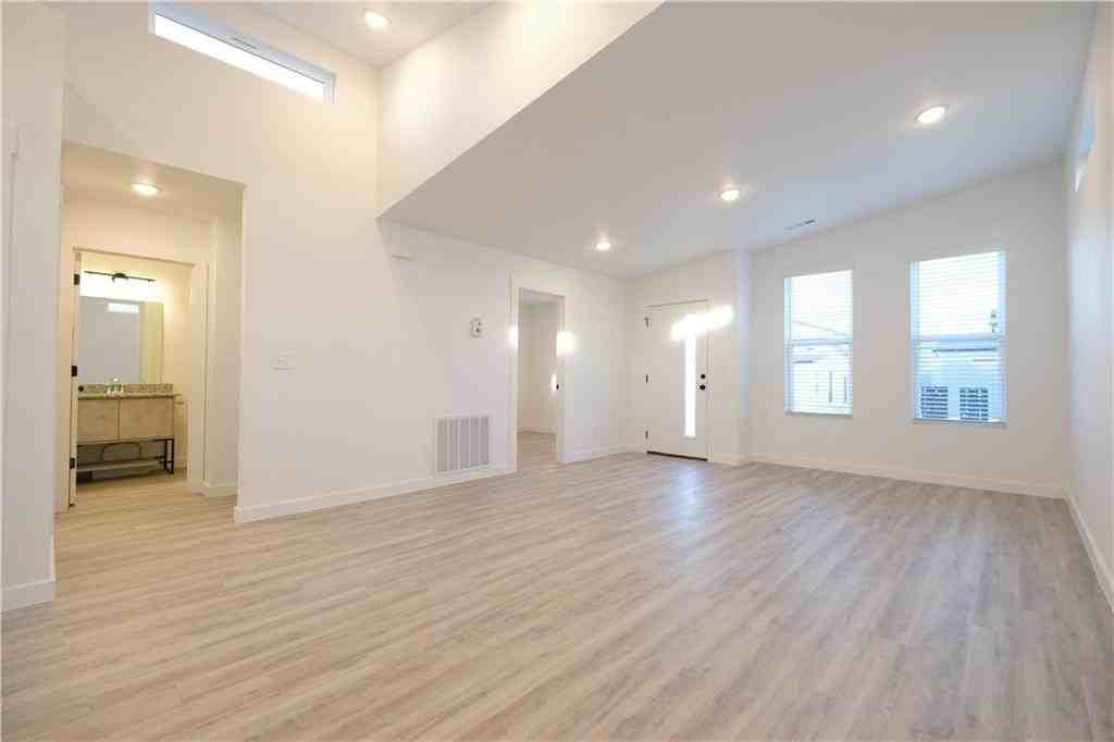 840 Illinois Ave - Photo 7 of 9