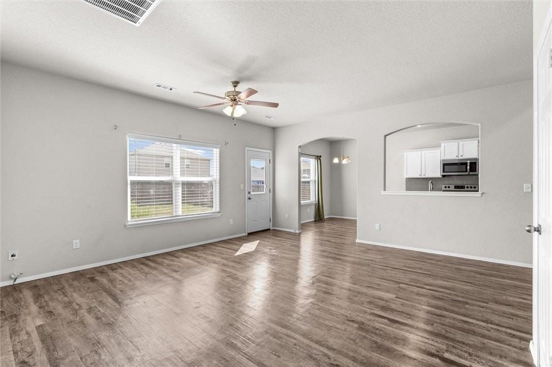 2503 Hickory Wood Ave - Photo 3 of 30
