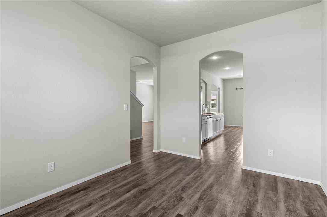 2503 Hickory Wood Ave - Photo 4 of 30