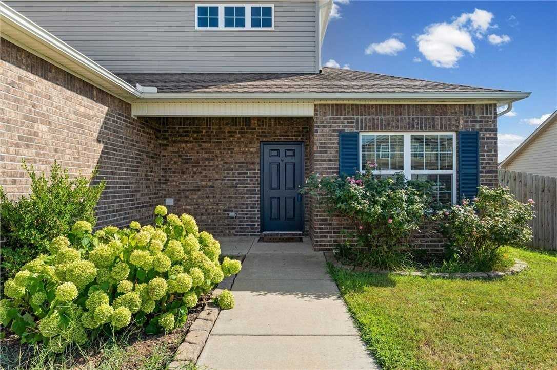 2503 Hickory Wood Ave - Photo 6 of 30
