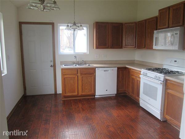 1498 Grove Ave - Photo 2 of 7