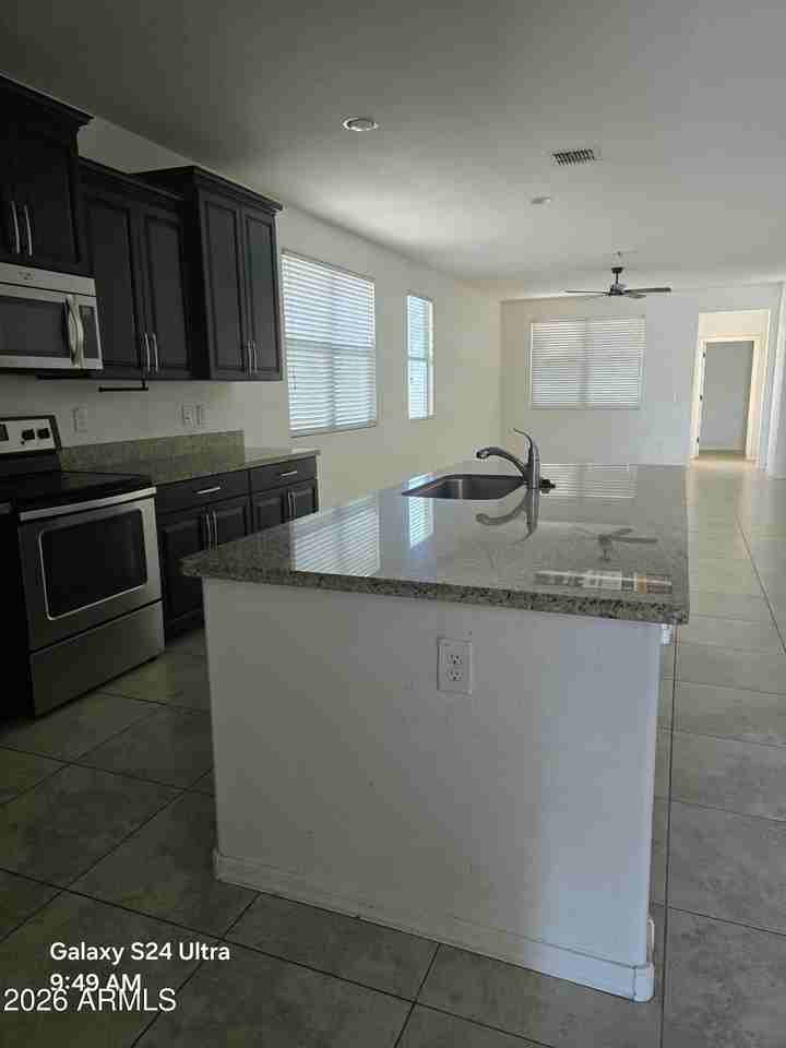 2421 S 103rd Dr - Photo 5 of 8