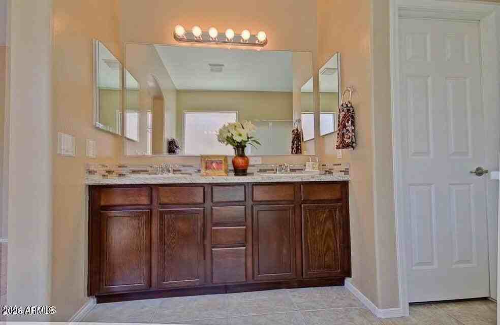 3860 S Ashley Dr - Photo 5 of 19