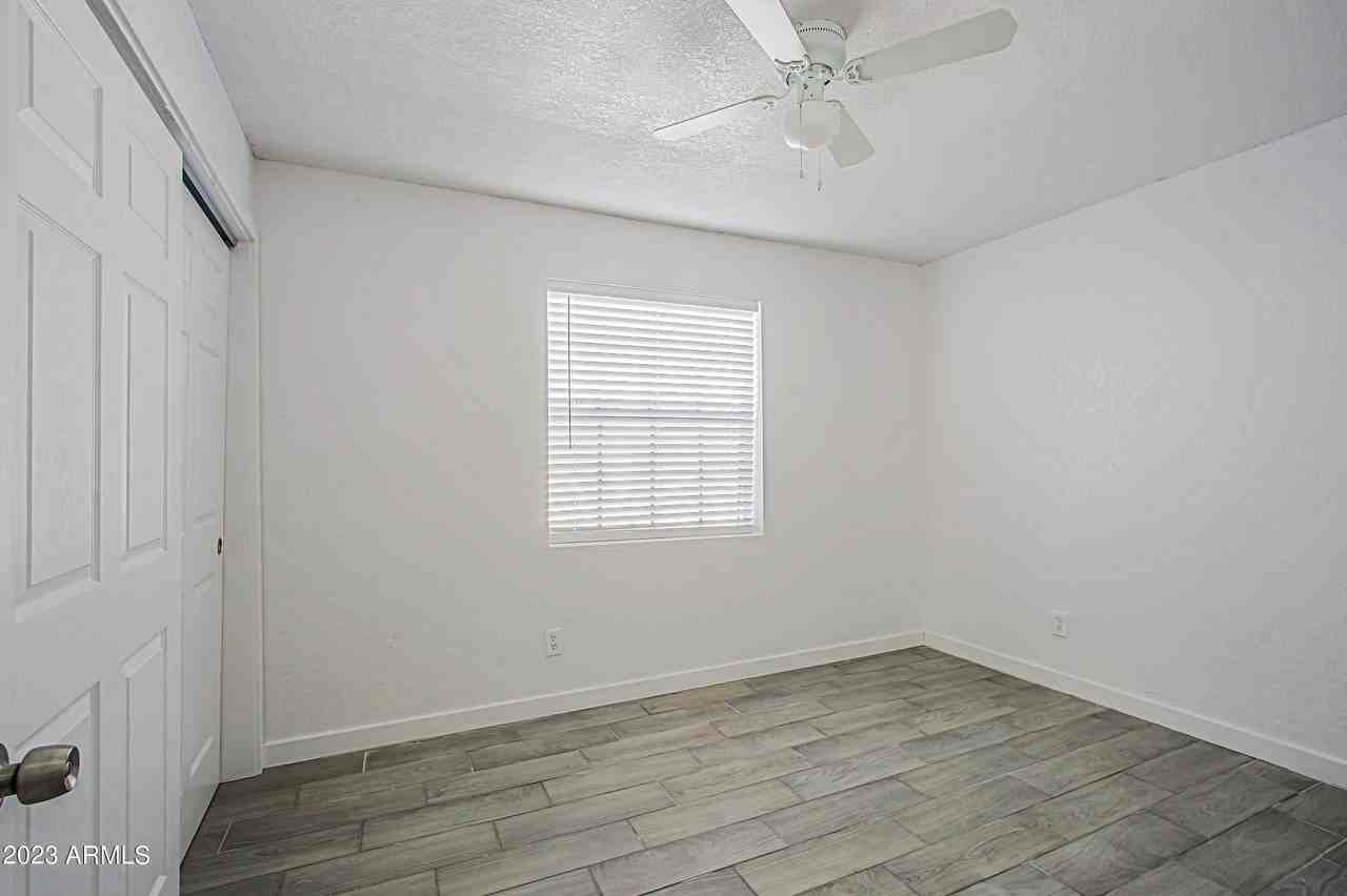 13207 N 21st Pl #6 - Photo 3 of 9