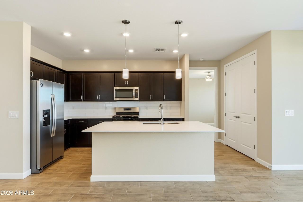26723 N 167th Ave - Photo 7 of 34