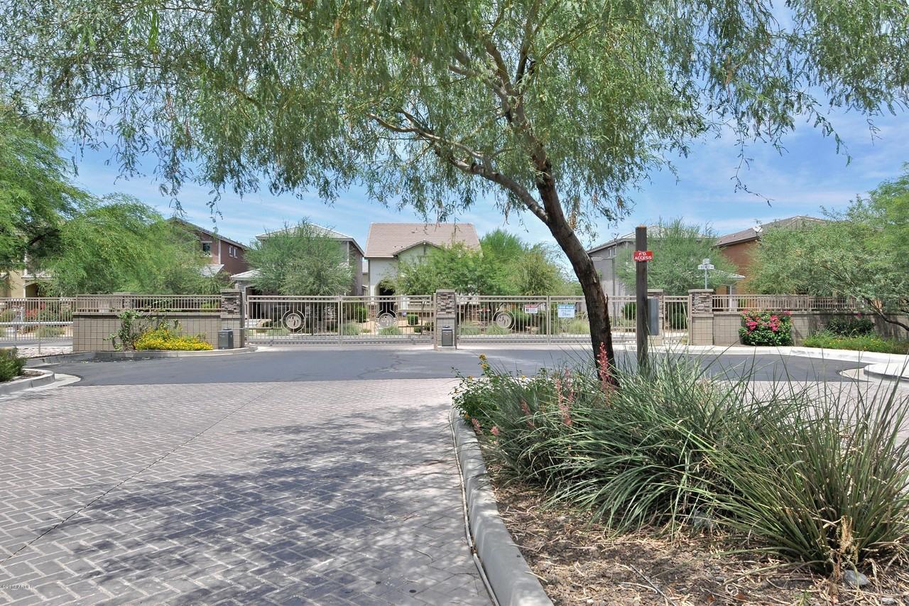 4351 E Selena Dr - Photo 3 of 47