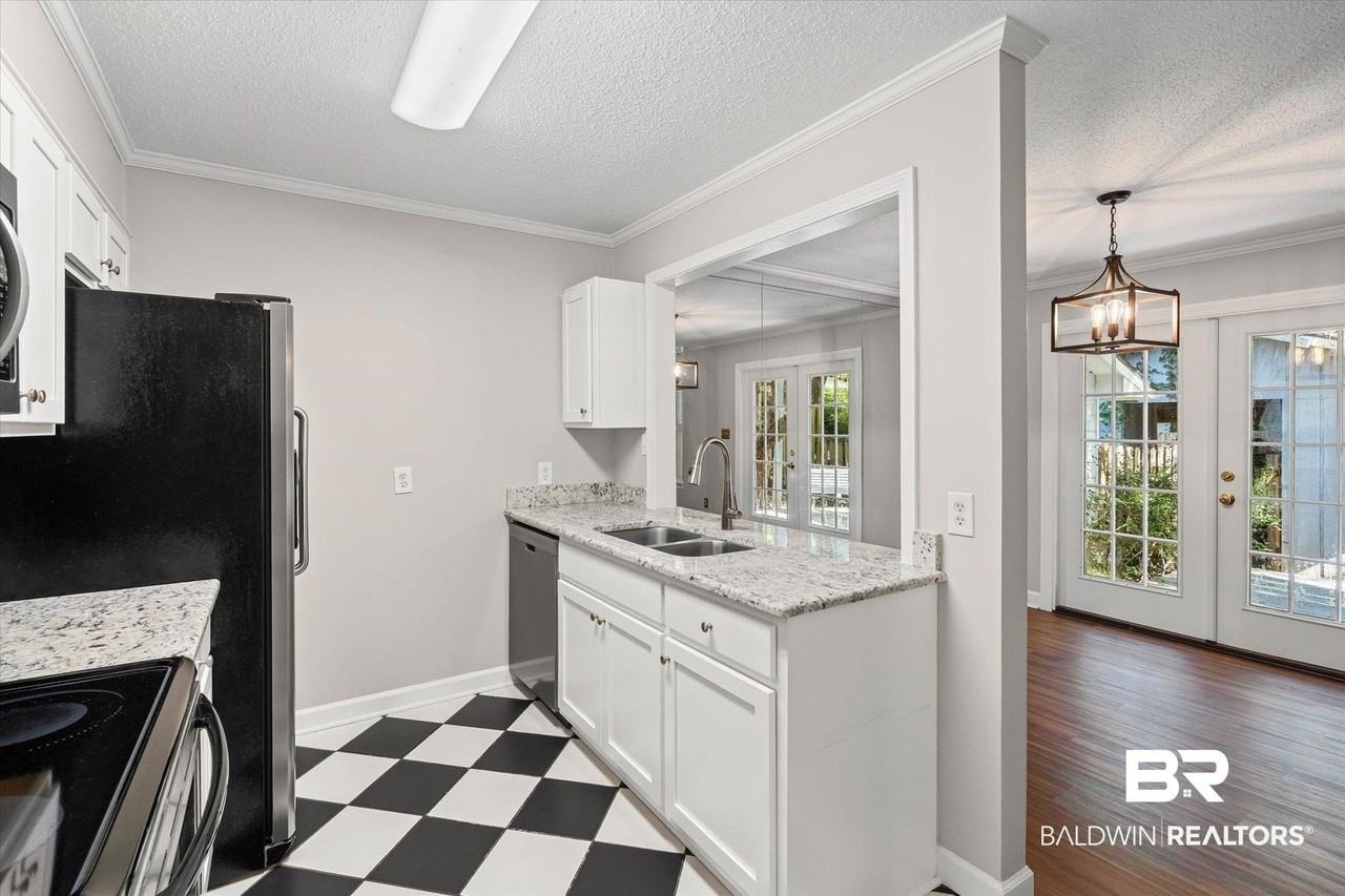 6637 Jackson Sq #B2 - Photo 5 of 20