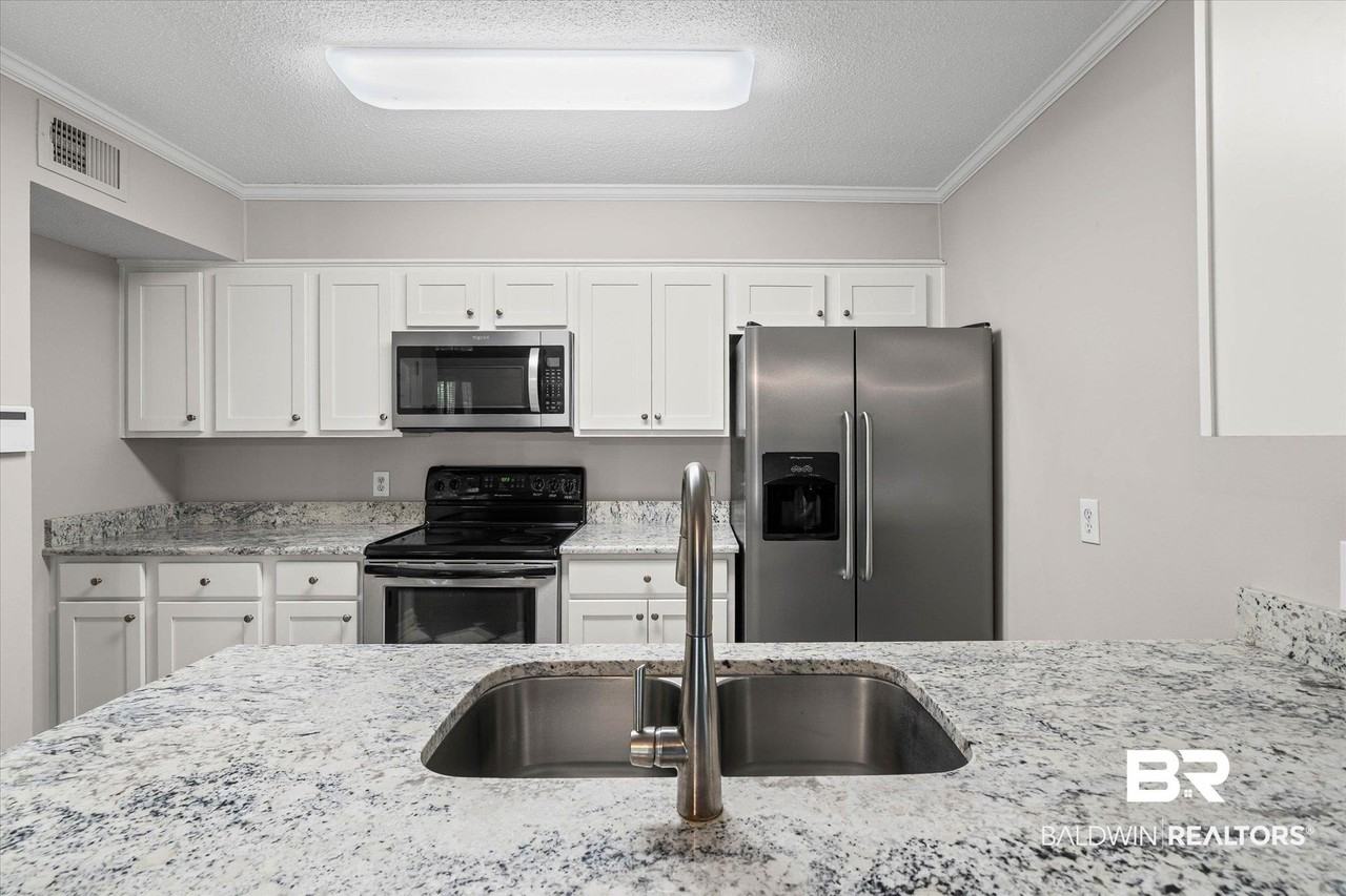 6637 Jackson Sq #B2 - Photo 6 of 20