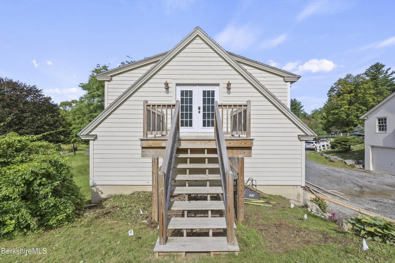 55 Maple Hill Rd - Photo 4 of 36