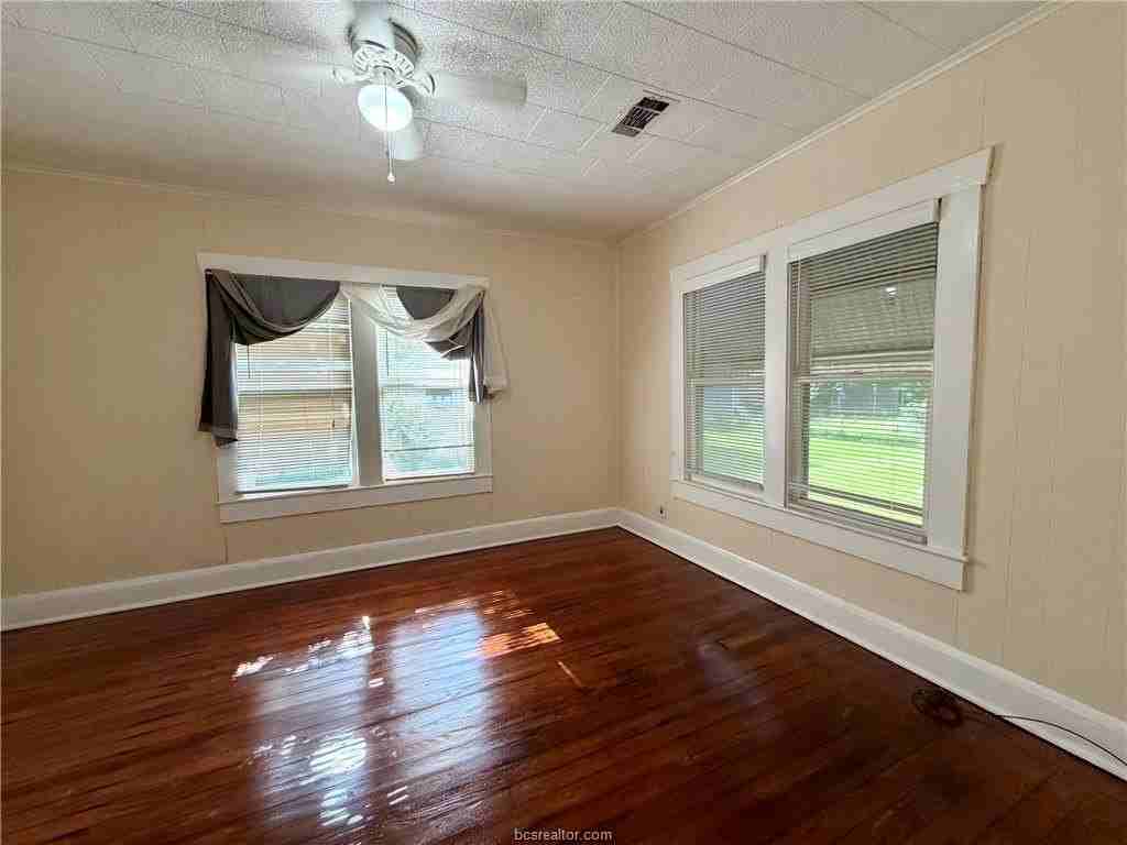 1515 Boone St - Photo 3 of 16
