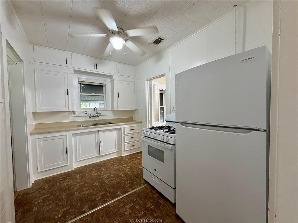 1515 Boone St - Photo 4 of 16