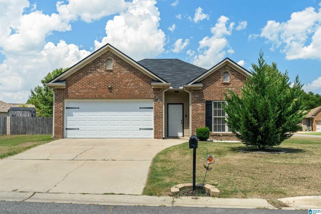 992 Meriweather Dr - Photo 2 of 30