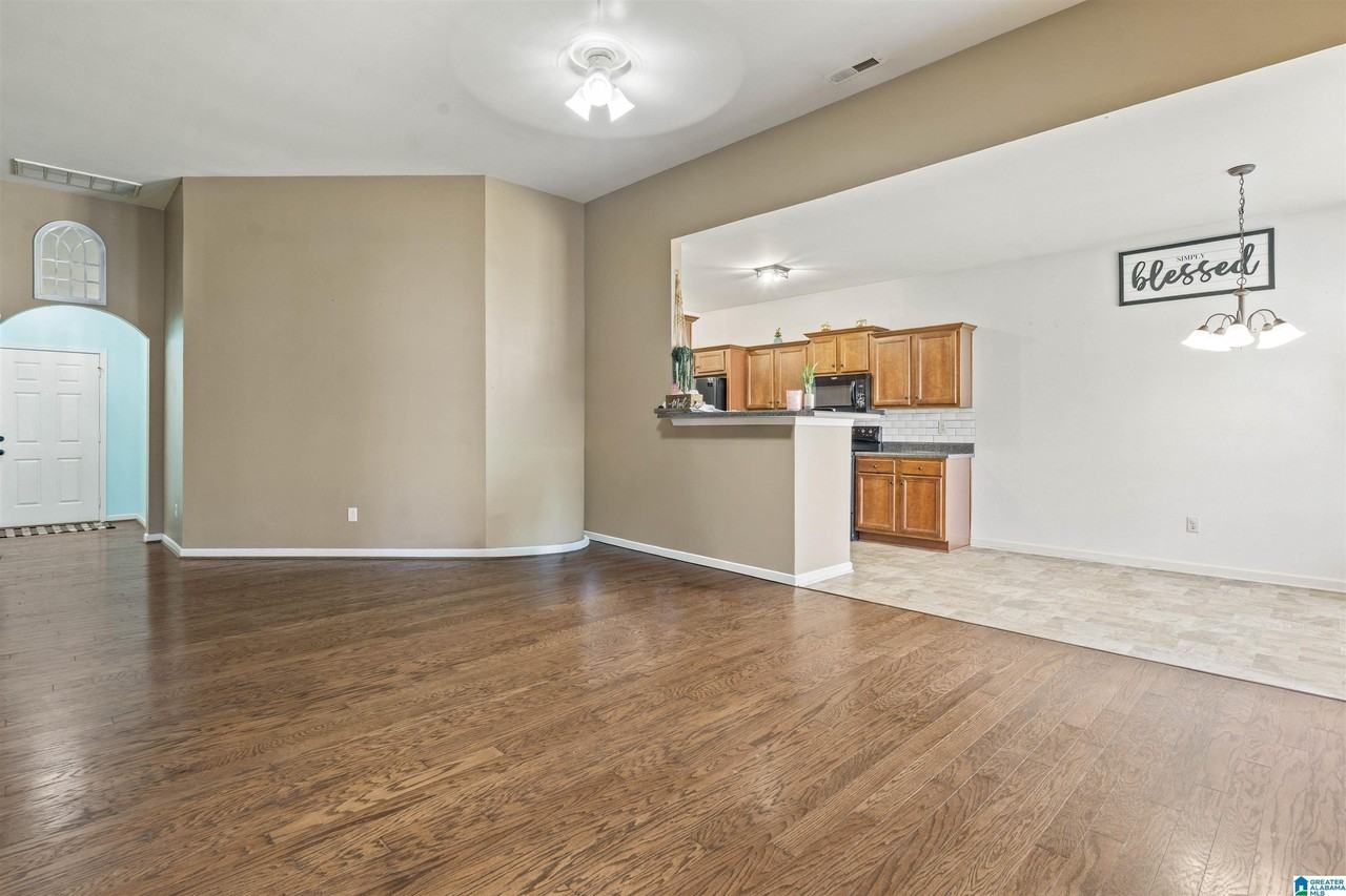 992 Meriweather Dr - Photo 6 of 30