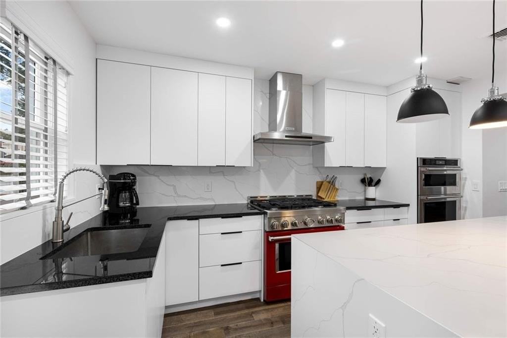 75 78th St - Photo 4 of 11