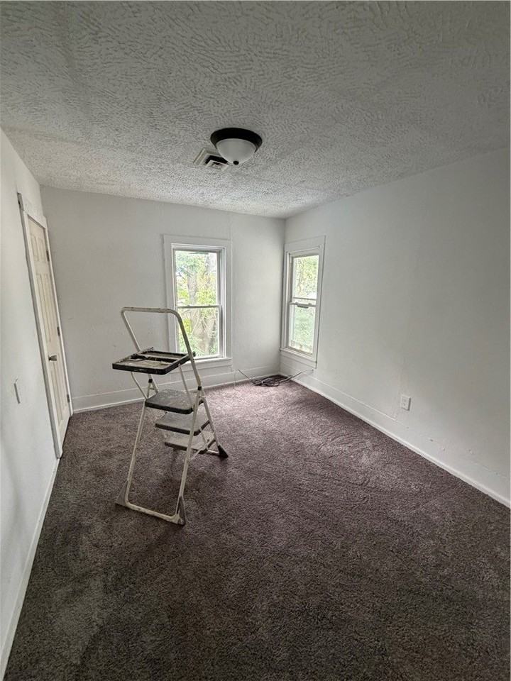411 Dewitt Ave #B - Photo 7 of 9