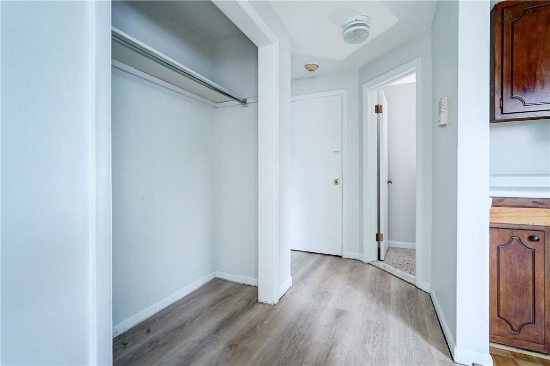 400 Main St #B9 - Photo 5 of 13