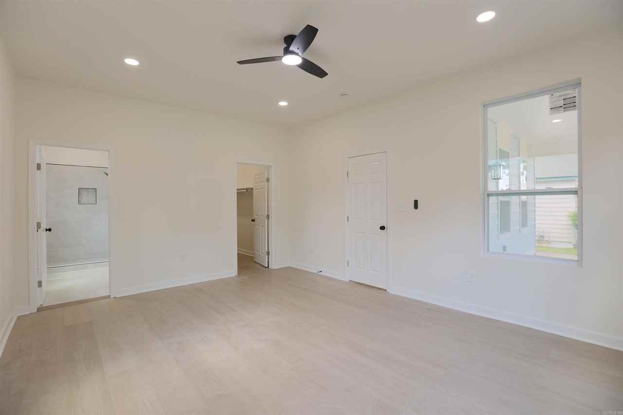 1006 S Cross St - Photo 4 of 36