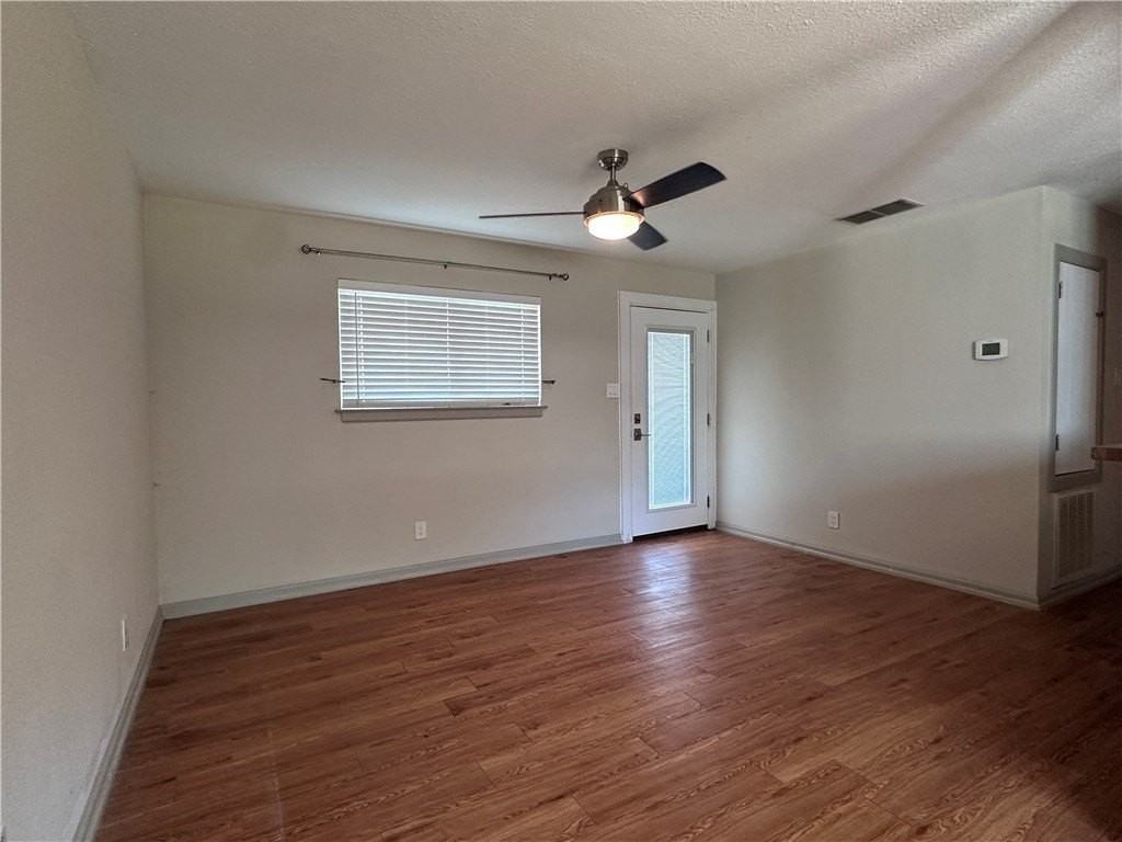 3926 Marlin Dr - Photo 3 of 15
