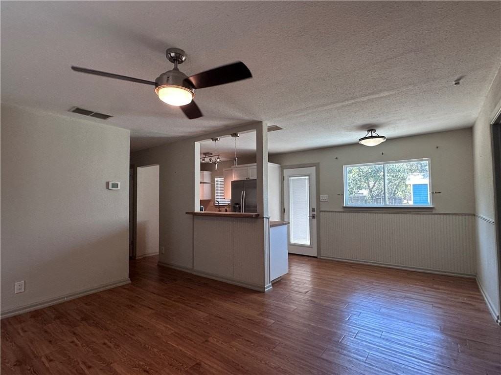 3926 Marlin Dr - Photo 4 of 15