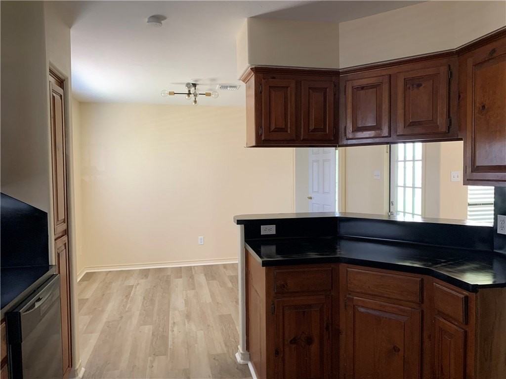 7017 Glasgow Dr - Photo 5 of 25