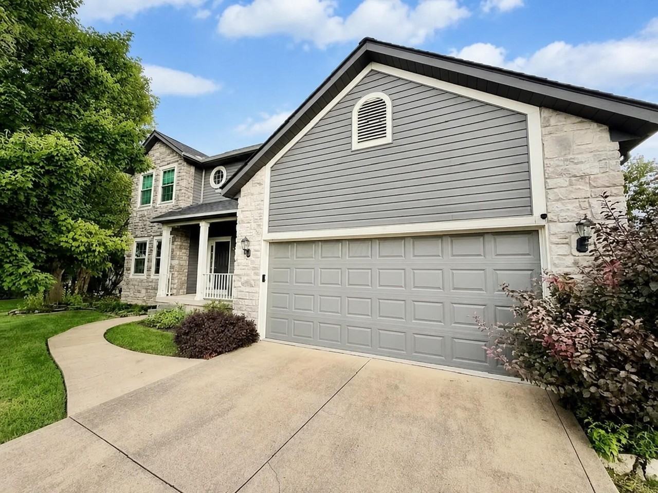 9460 Santa Clara Cir - Photo 3 of 38