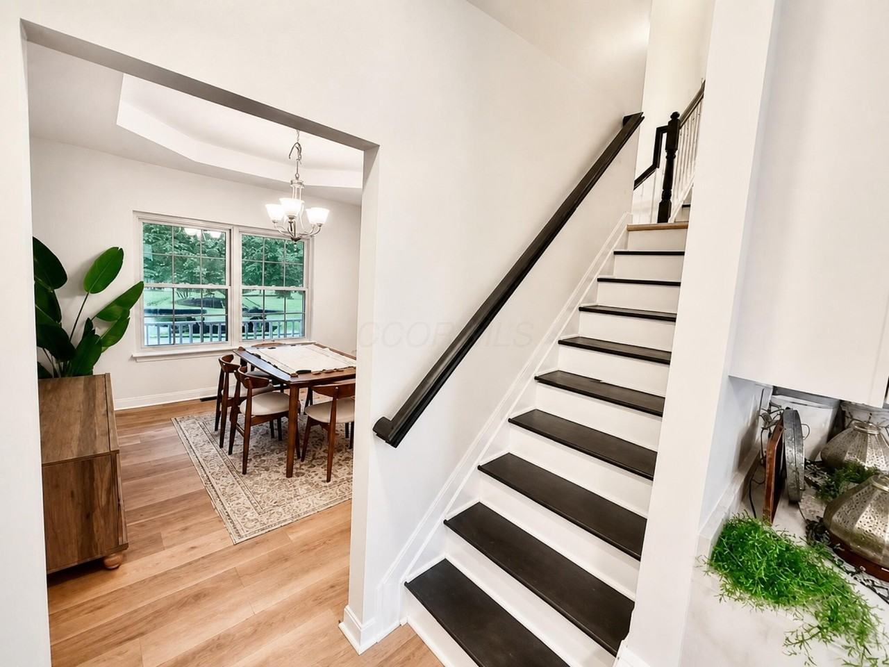 9460 Santa Clara Cir - Photo 6 of 38