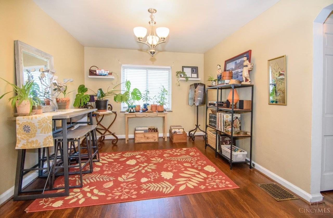 6211 Lisbon Ave - Photo 4 of 15