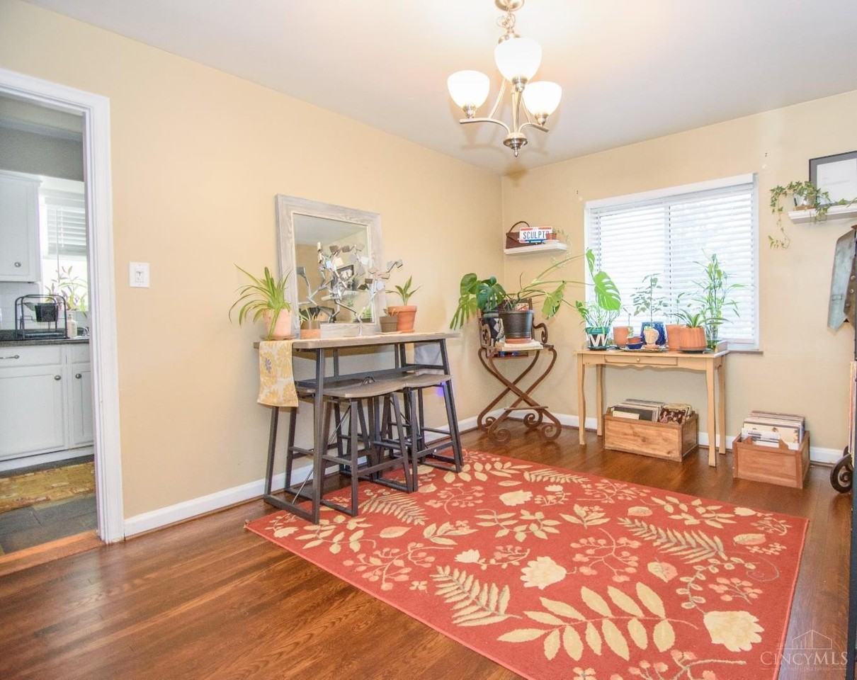 6211 Lisbon Ave - Photo 5 of 15