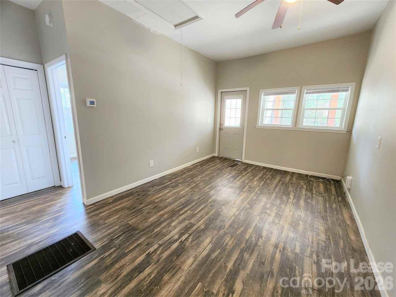 1423 Oakshade Ave - Photo 7 of 18