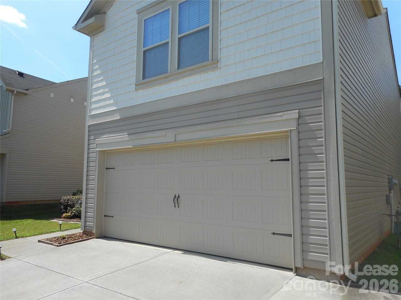 7156 Pitzer Dr - Photo 3 of 28