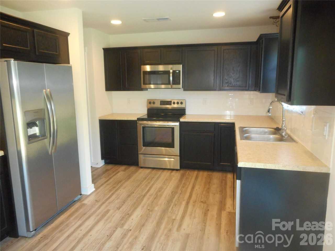 7156 Pitzer Dr - Photo 4 of 28