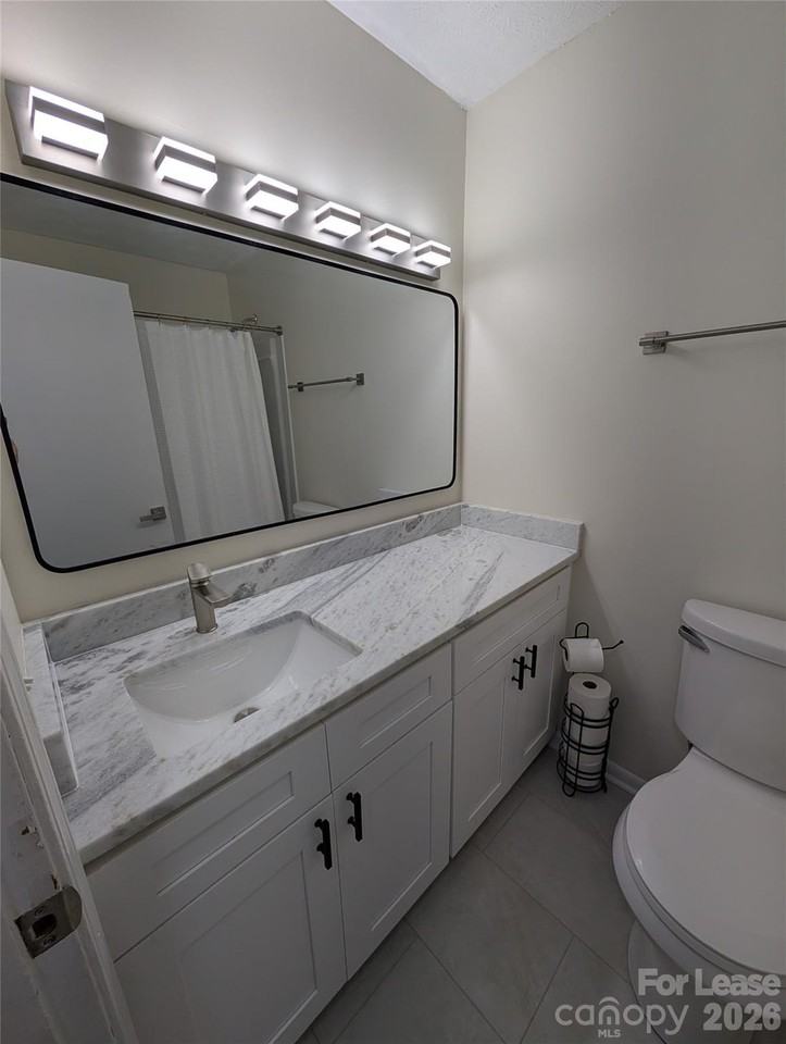 702 Dogwood Ln - Photo 6 of 8