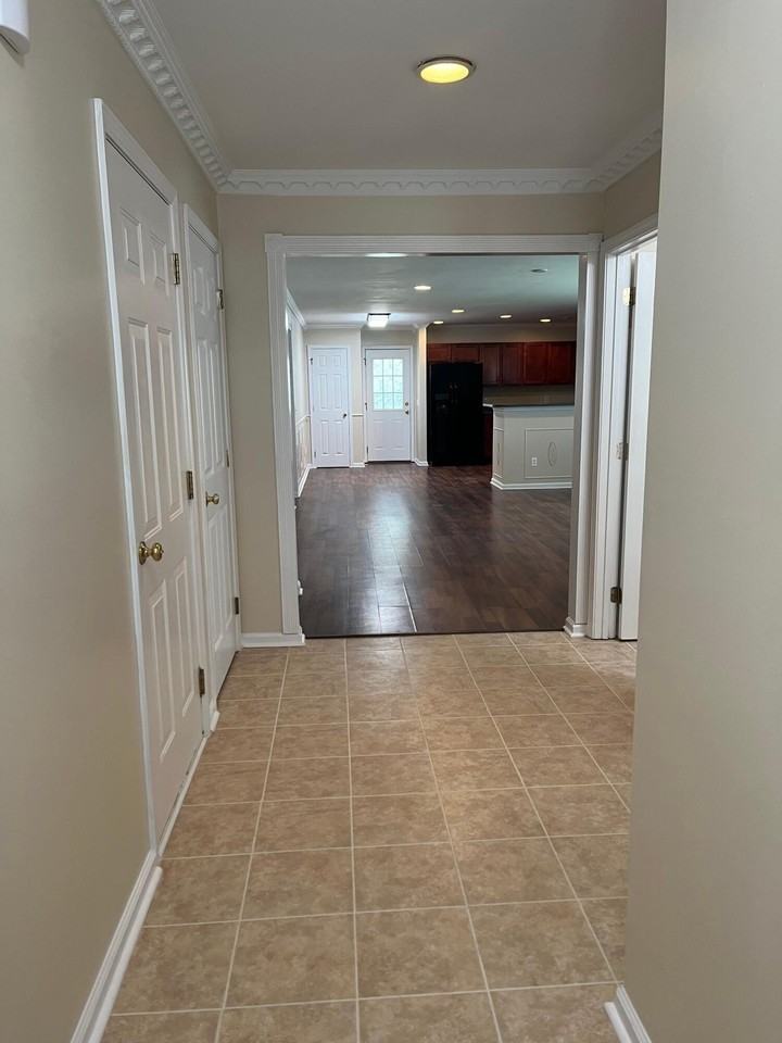 111 Thistle Rd - Photo 3 of 23