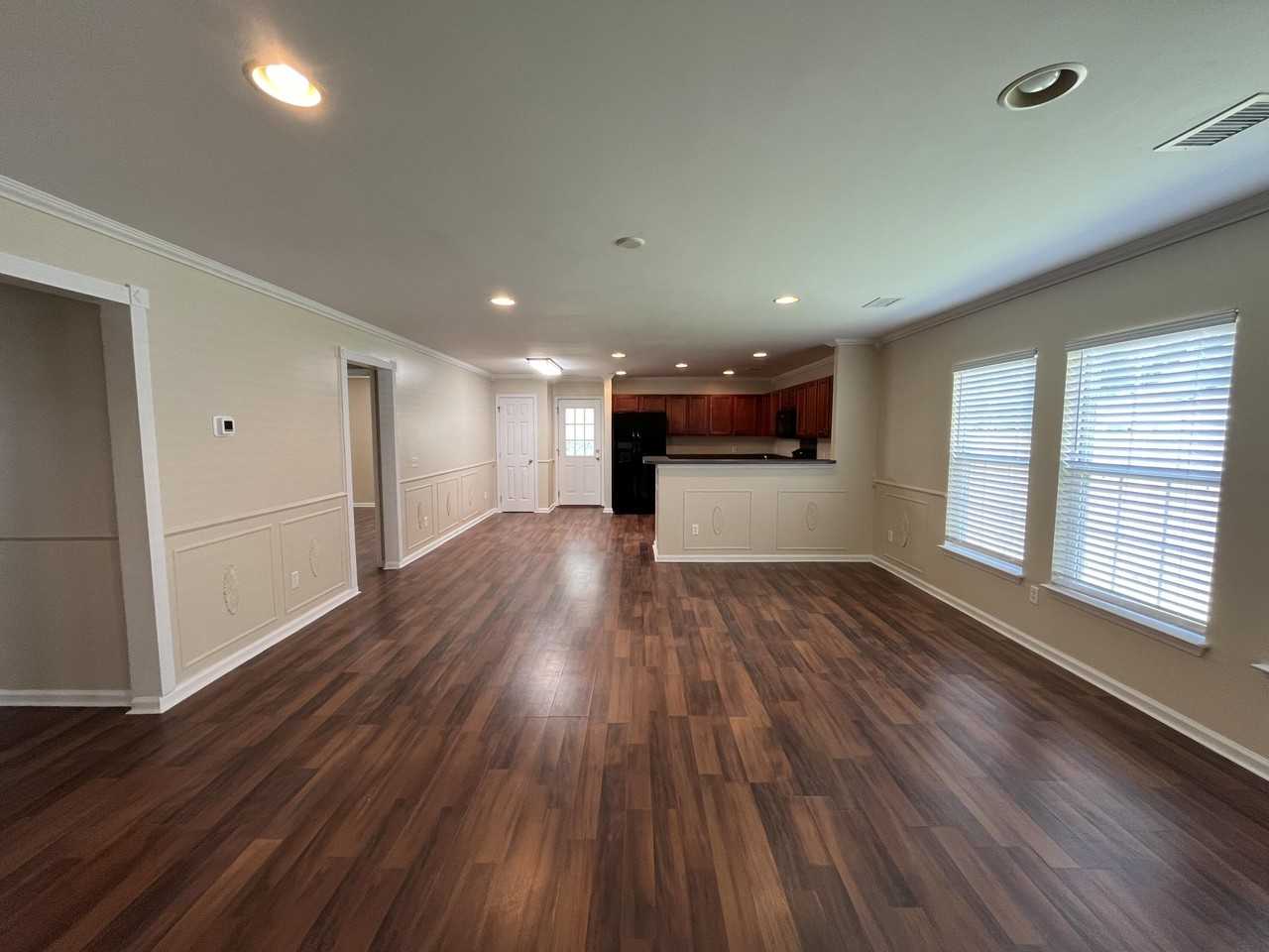 111 Thistle Rd - Photo 6 of 23