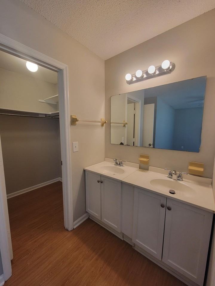 336 Salem Dr - Photo 6 of 12