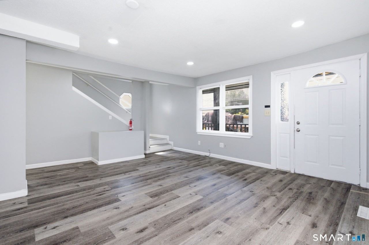 265 Bridgeport Ave - Photo 5 of 25