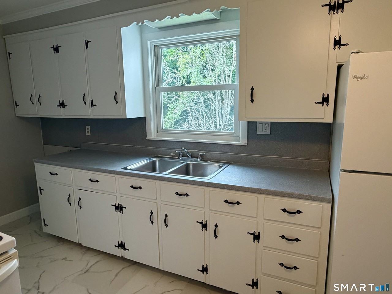 50 Coen St #2 - Photo 3 of 20