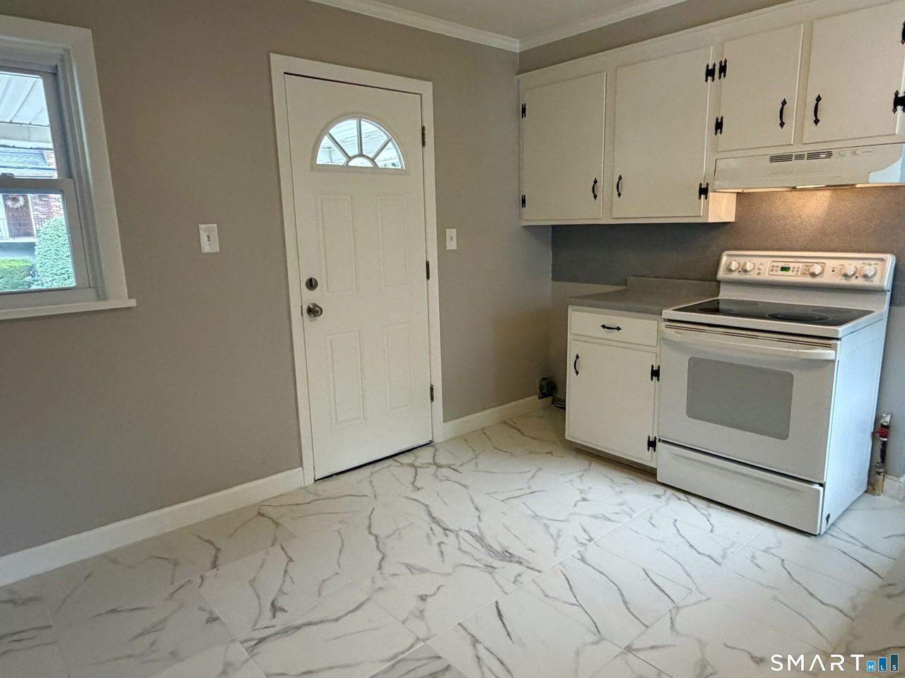 50 Coen St #2 - Photo 4 of 20