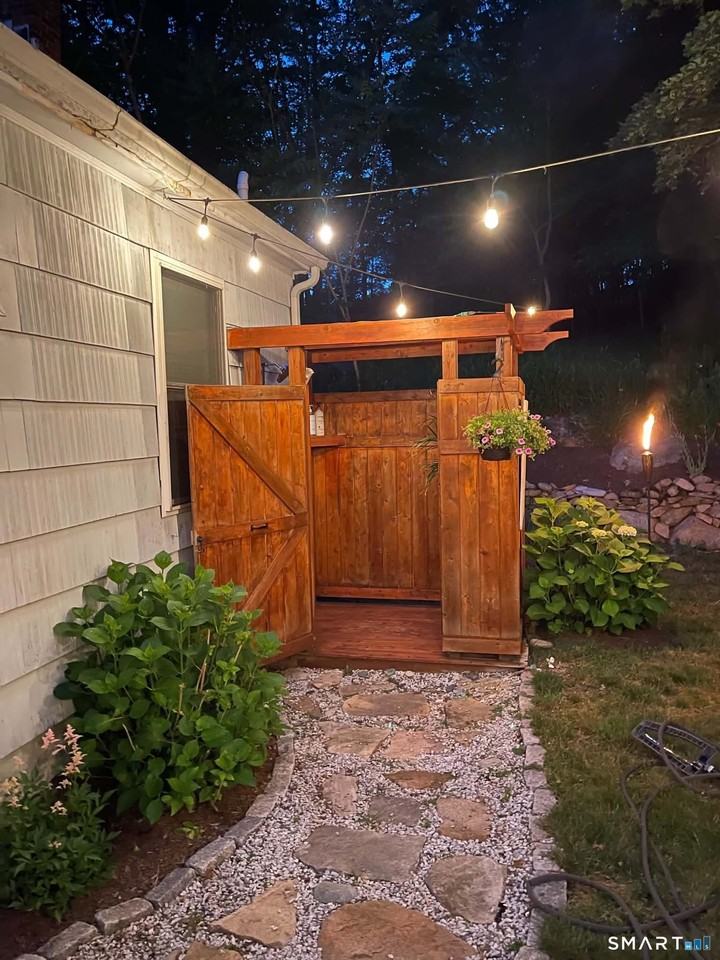 158 Whitehall Ave - Photo 3 of 16