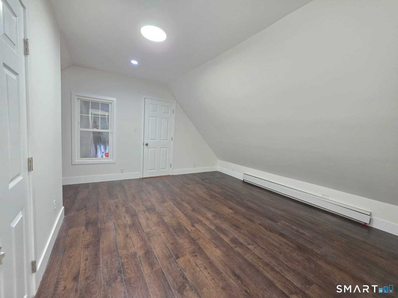 8 Marley Pl #1stFL - Photo 2 of 12