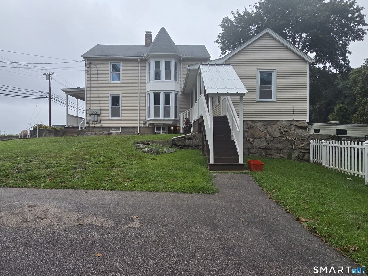 97 Fairview Ave