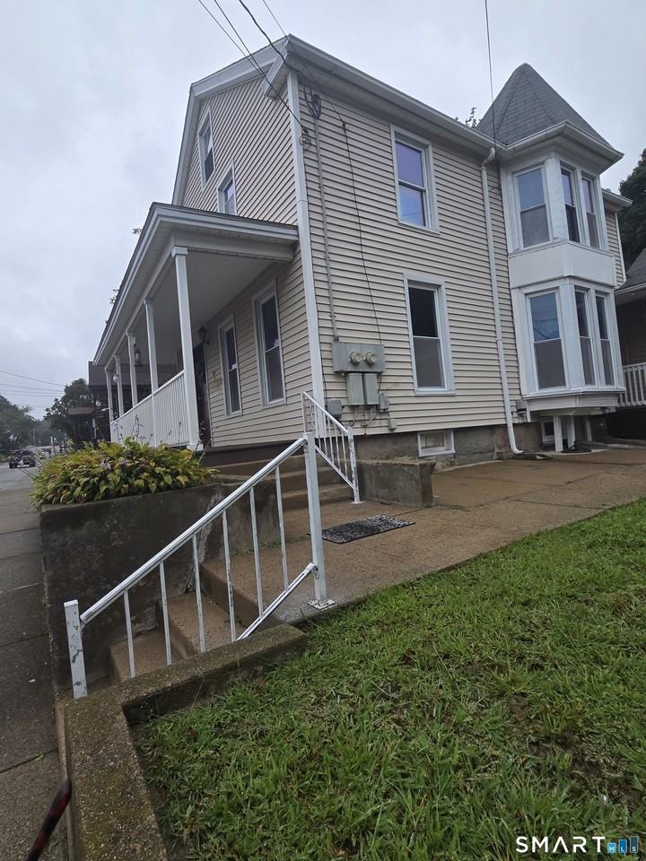 97 Fairview Ave - Photo 4 of 29