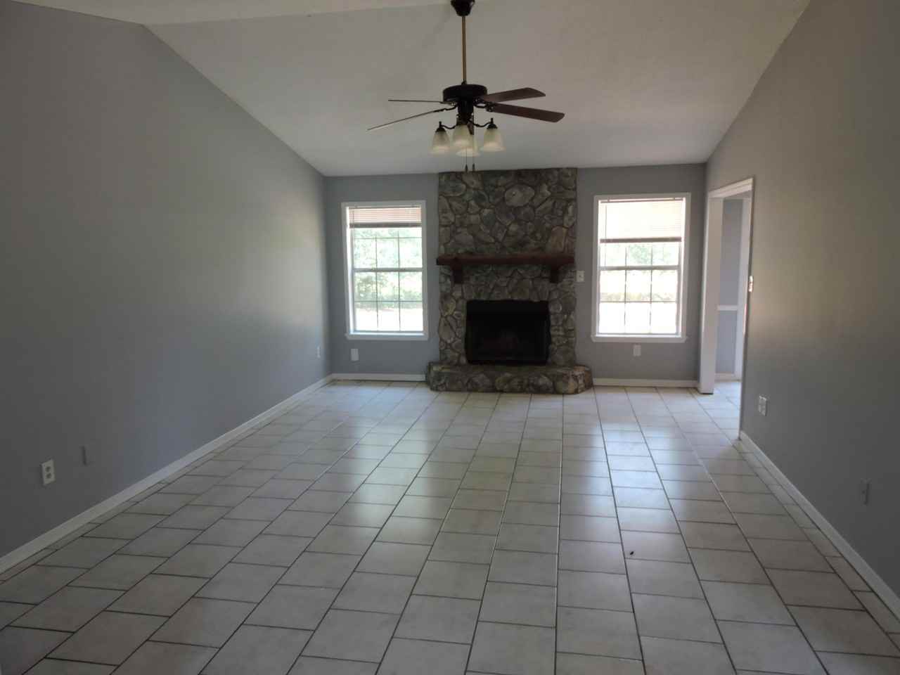 215 Grand Prix Dr - Photo 2 of 22